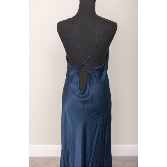 80s Natori Dark Blue and Gold Embrodiered Vintage Nightgown and Robe Size M-L - Picture 5 of 8